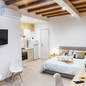 bari-city-center-gif-apartments-2.barihotels.org/