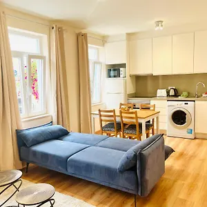 brandnew-designers-2-bed-apartment-lisbon-1011d.hotels-lisbon-portugal.com/